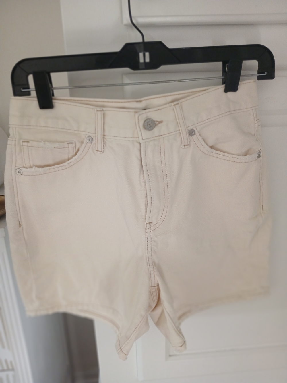 Universal Thread Cream High-Rise Denim Shorts